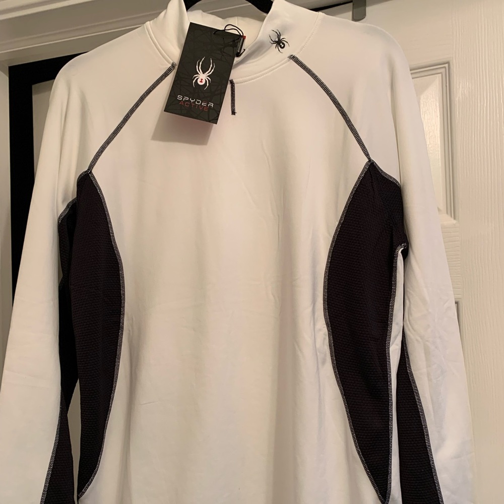 Mens Spyder Pullover. Light inside fleece. Medium.